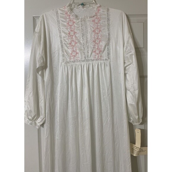 Vintage 70’s New Old Stock Vanity Fair S Embroidered Nightgown Snuggallure (K5) - Picture 2 of 11